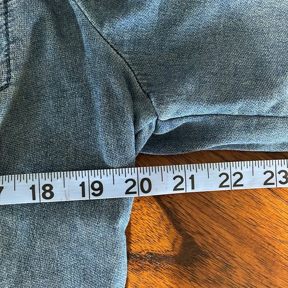 Women’s Sz L New York & Company Denim Jacket - Picture 3 of 4